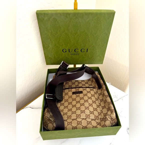 Gucci Handbags - Gucci GG Canvas Leather Messenger Shoulder Bag
Crossbody Bag 122793